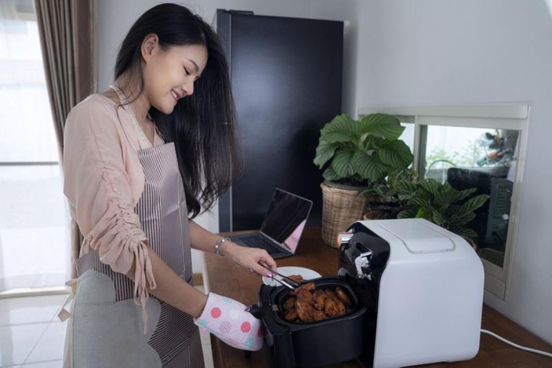 Sudah Punya Oven Listrik, Perlukah Membeli Air Fryer?