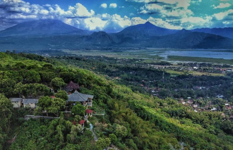 Indahnya Pemandangan Atas Awan Kabupaten Semarang di Goa Rong View