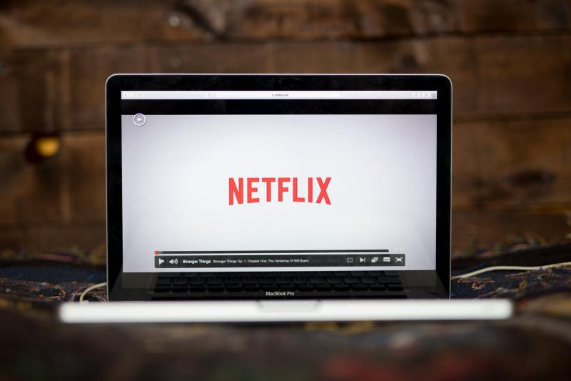 Gugat UU Penyiaran ke MK, Televisi Lokal Kalah dari Netflix?