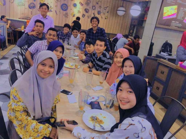 Mengapa Buka Puasa Bersama Teman Itu Perlu Dilakukan?